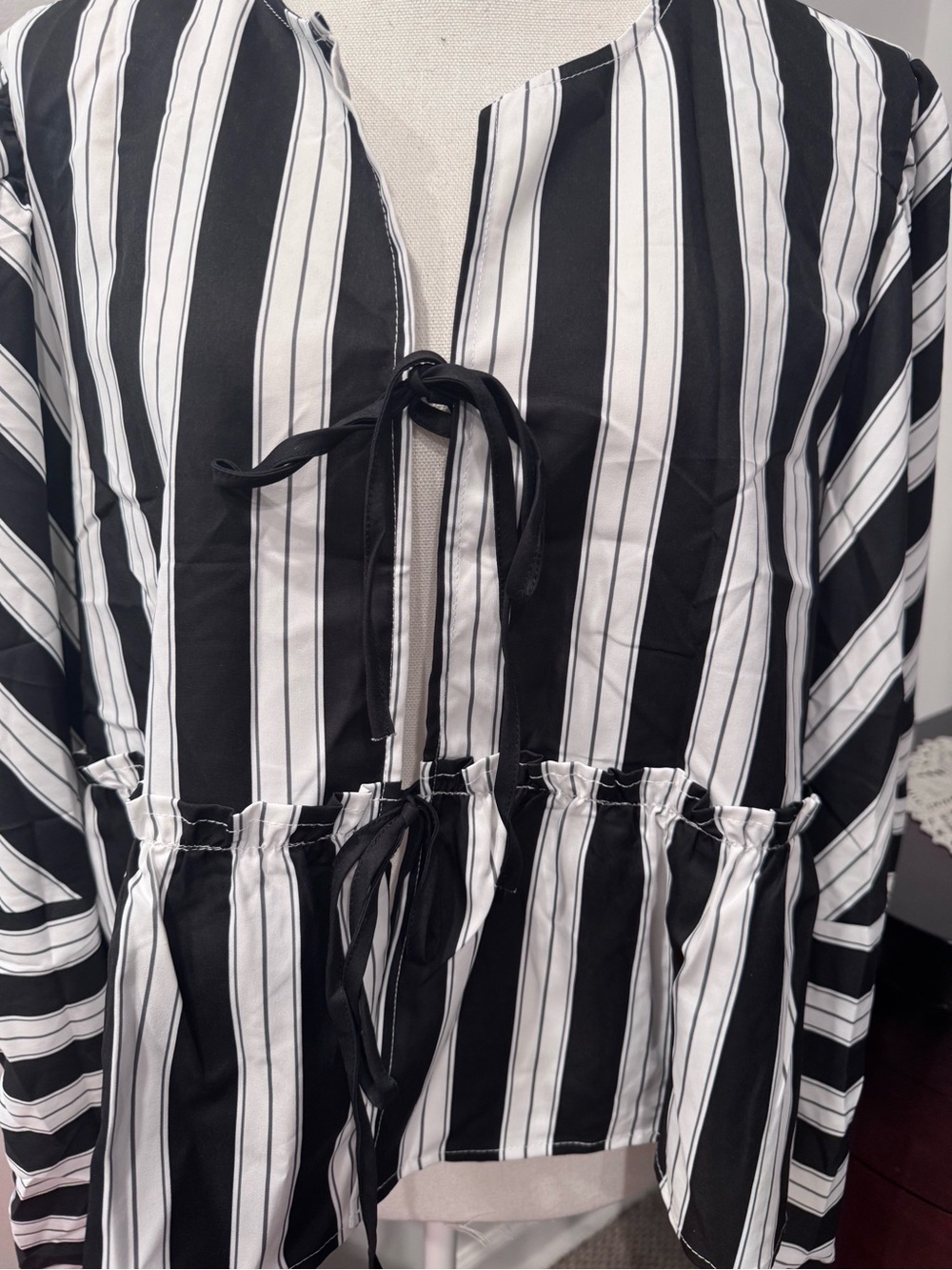Black & White Vertical Stripe Blouse And Short Set - Picture 3 of 11